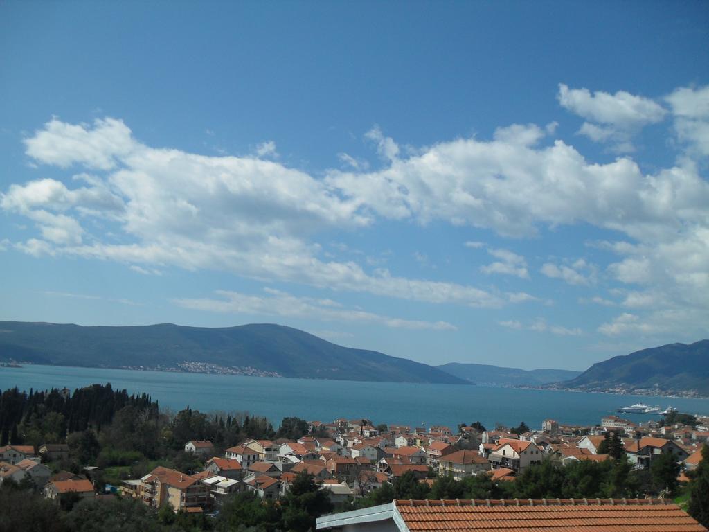 Apartmani Petar Tivat Exterior photo