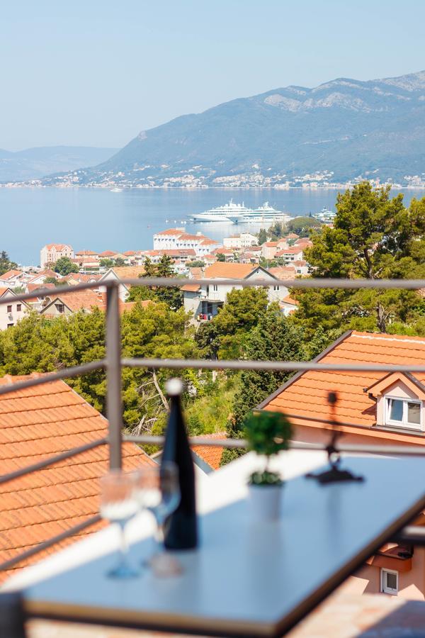 Apartmani Petar Tivat Exterior photo