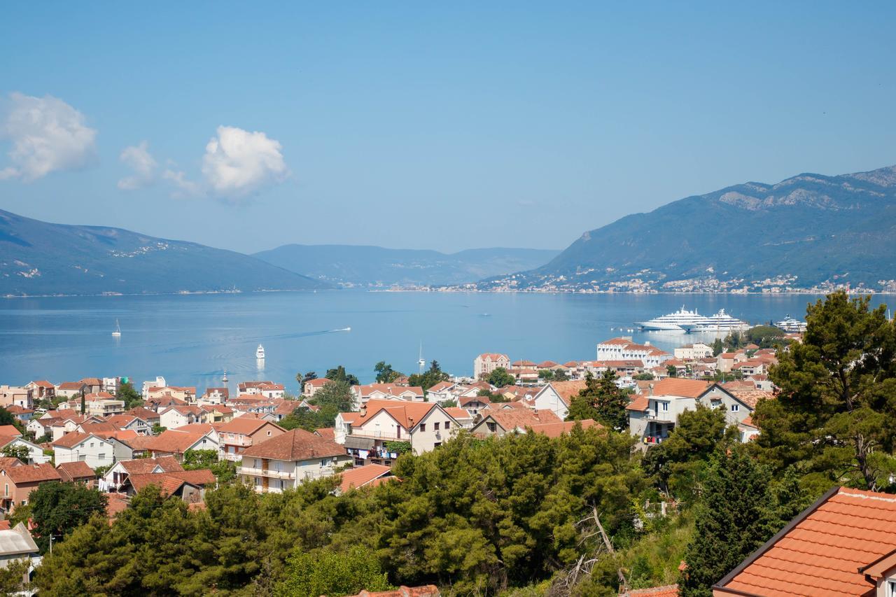 Apartmani Petar Tivat Exterior photo