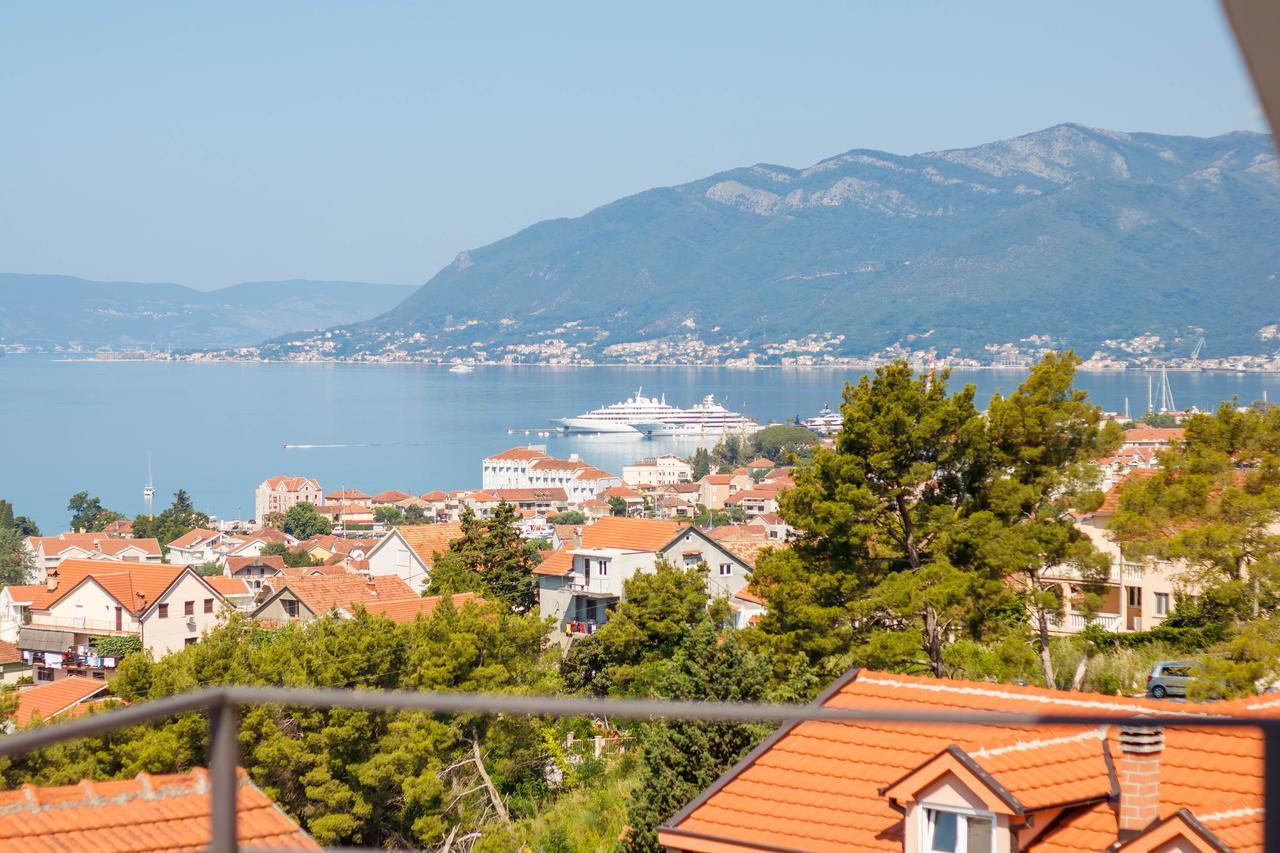 Apartmani Petar Tivat Exterior photo